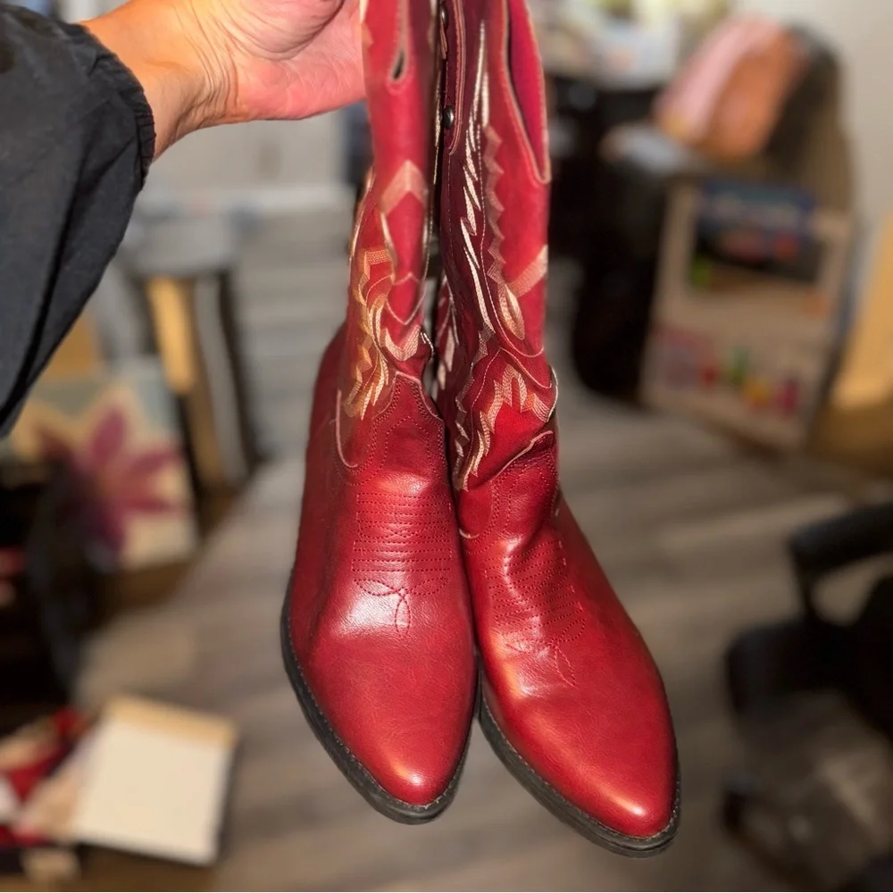 Me Too Red Western Boots - Picture 2 of 6